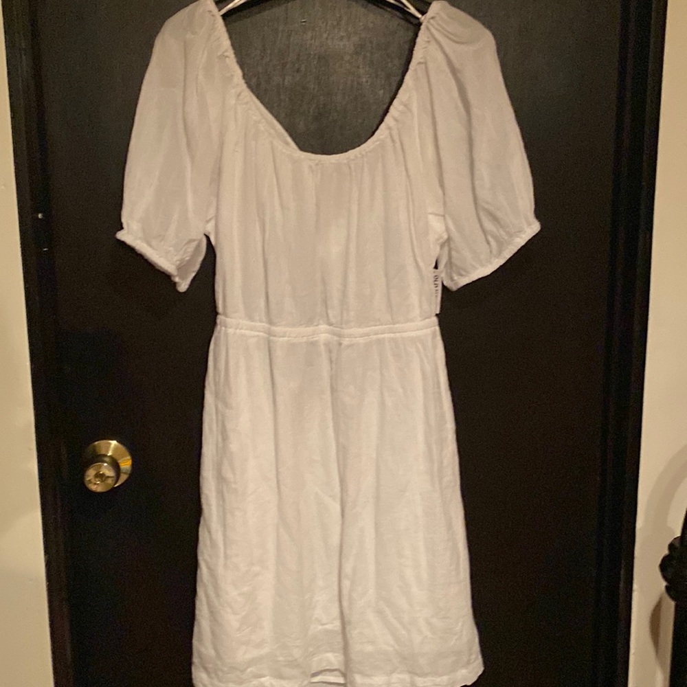 BNWT Old Navy short sleeve white cotton dress with the partial back out women XL